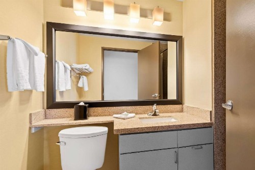 Best Western Date Tree Hotel - image 39