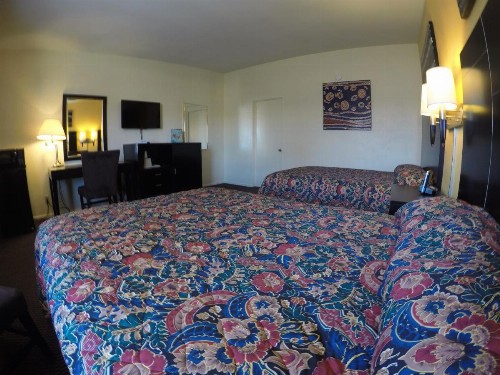 Indio Holiday Motel - image 13