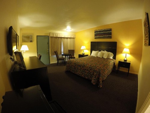 Indio Holiday Motel - image 14