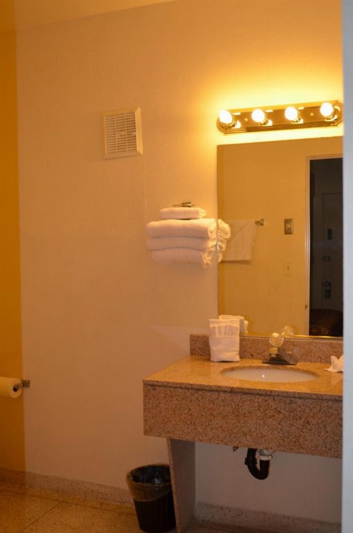 Indio Holiday Motel - image 19