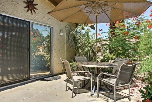 Indian Palms Country Club Townhome on Golf Course! - image 12