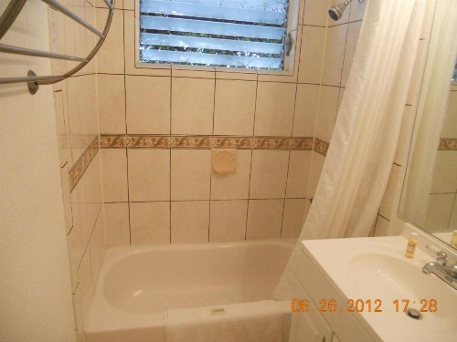 Tradewinds Airport Hotel - image 13