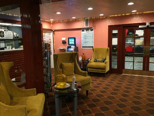 Tradewinds Airport Hotel - image 5
