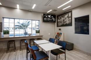 Super 8 by Wyndham Inglewood/LAX/LA Airport - image 2