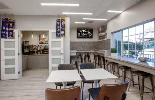 Super 8 by Wyndham Inglewood/LAX/LA Airport - image 3