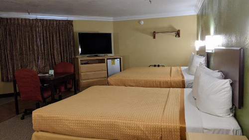 LAX Stadium Inn - image 9