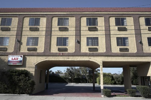 LAX Stadium Inn - image 10