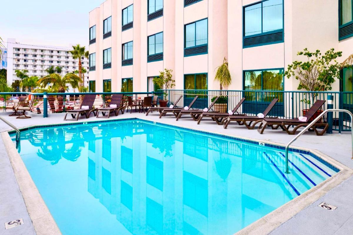 Best Western Plus Suites Hotel - Los Angeles LAX Airport - image 2