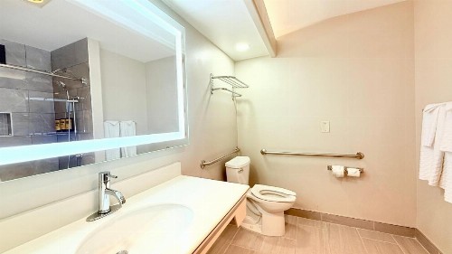 Best Western Plus Suites Hotel - Los Angeles LAX Airport - image 3