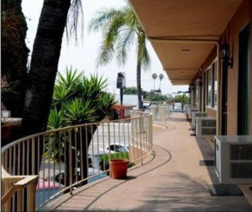 Century Inn at LAX - image 10