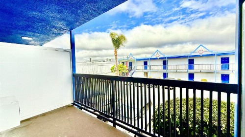 Days Inn by Wyndham Los Angeles LAX/VeniceBch/Marina DelRay - image 14