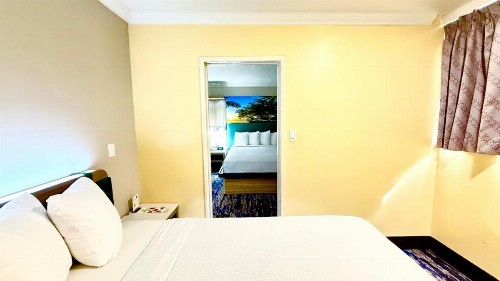 Days Inn by Wyndham Los Angeles LAX/VeniceBch/Marina DelRay - image 25