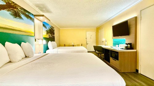 Days Inn by Wyndham Los Angeles LAX/VeniceBch/Marina DelRay - image 32