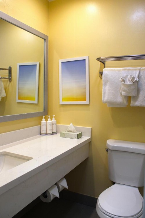 Days Inn by Wyndham Los Angeles LAX/VeniceBch/Marina DelRay - image 5