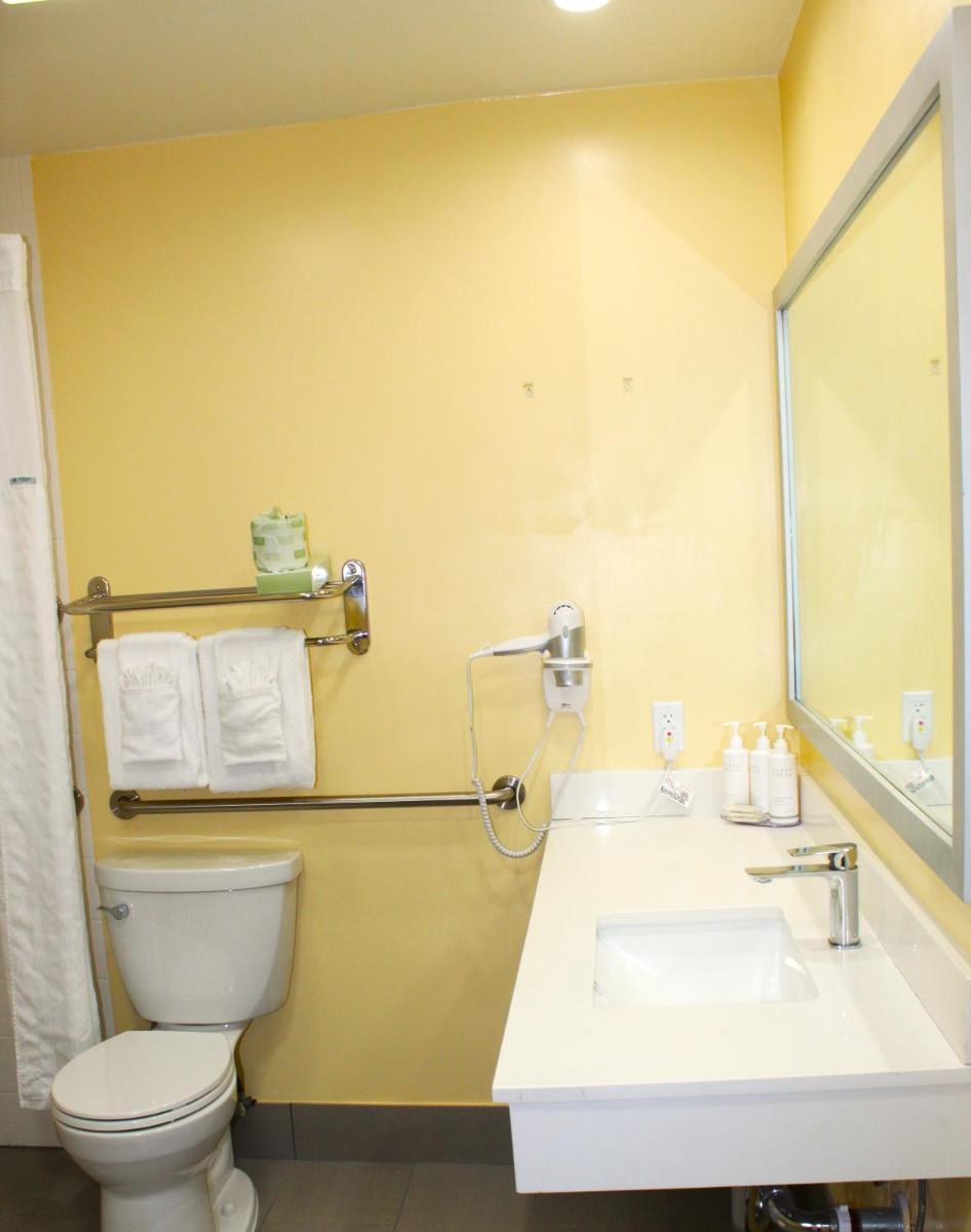 Days Inn by Wyndham Los Angeles LAX/VeniceBch/Marina DelRay - image 6