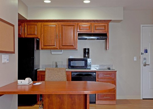 Candlewood Suites LAX Hawthorne an IHG Hotel - image 23