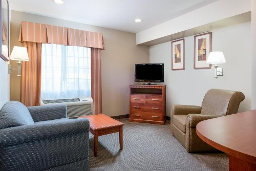 Candlewood Suites LAX Hawthorne an IHG Hotel - image 36