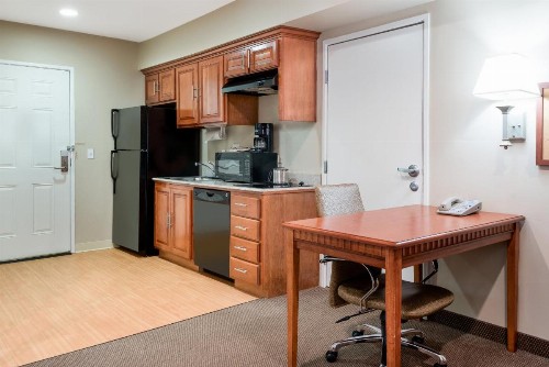 Candlewood Suites LAX Hawthorne an IHG Hotel - image 37