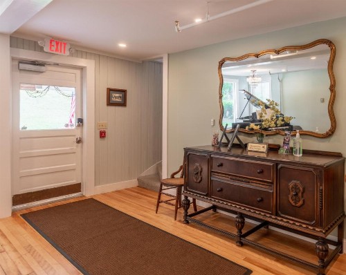 Cranmore Mountain Lodge Bed & Breakfast - image 10