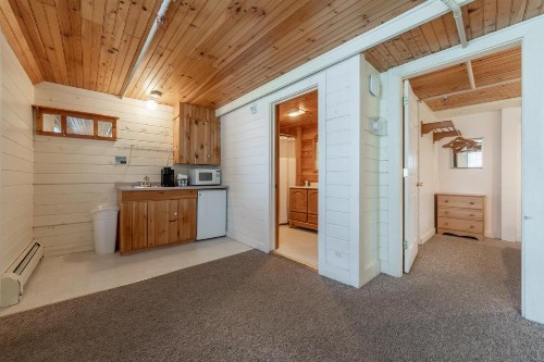 Cranmore Mountain Lodge Bed & Breakfast - image 16