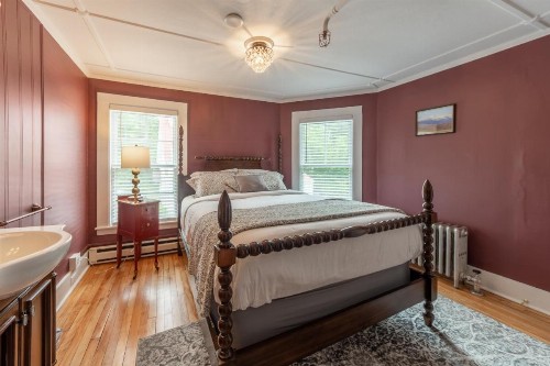 Cranmore Mountain Lodge Bed & Breakfast - image 6