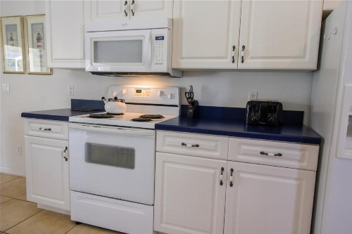 Pool home close to golf and Nature - Comfort - 4 bedroom - image 12
