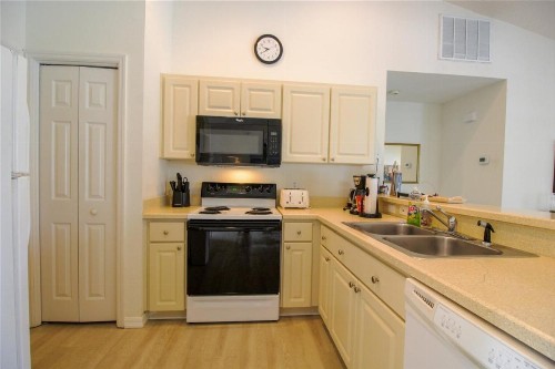 Villa Anita - Executive 2 bedroom - image 11