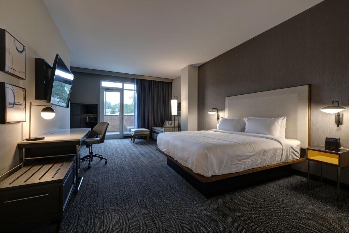 Courtyard by Marriott Iowa City University Heights - main image