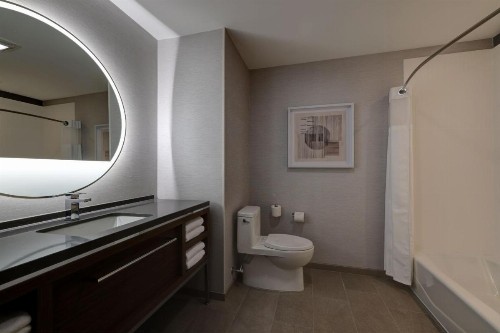 Courtyard by Marriott Iowa City University Heights - image 12