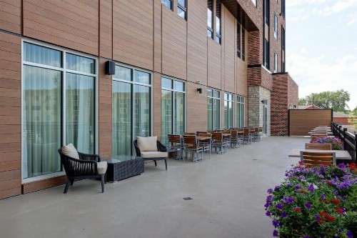 Courtyard by Marriott Iowa City University Heights - image 20