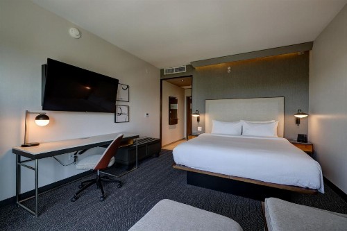 Courtyard by Marriott Iowa City University Heights - image 31