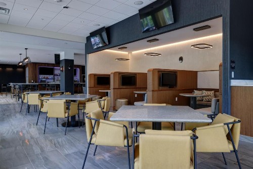Courtyard by Marriott Iowa City University Heights - image 37