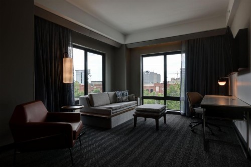 Courtyard by Marriott Iowa City University Heights - image 4