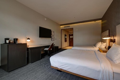 Courtyard by Marriott Iowa City University Heights - image 45