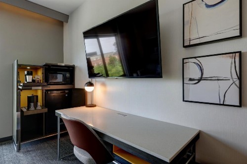 Courtyard by Marriott Iowa City University Heights - image 46