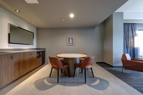 Courtyard by Marriott Iowa City University Heights - image 48