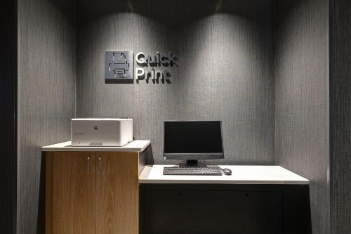 Courtyard by Marriott Iowa City University Heights - image 5