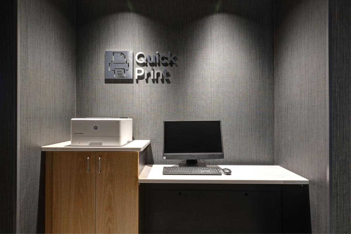 Courtyard by Marriott Iowa City University Heights - image 5