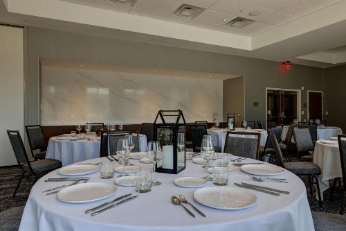 Courtyard by Marriott Iowa City University Heights - image 6