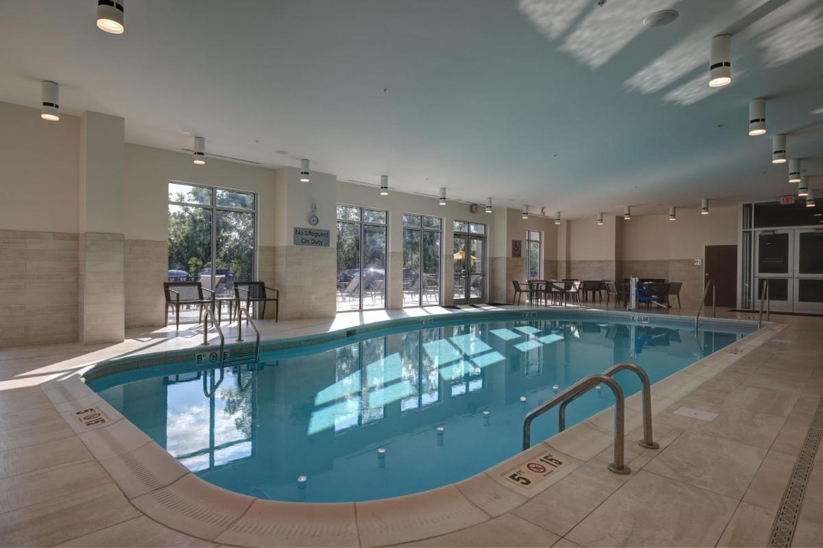 Courtyard by Marriott Iowa City University Heights - image 7