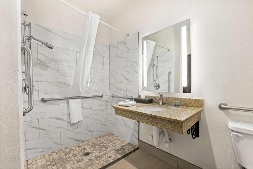 La Quinta by Wyndham Iowa - image 26