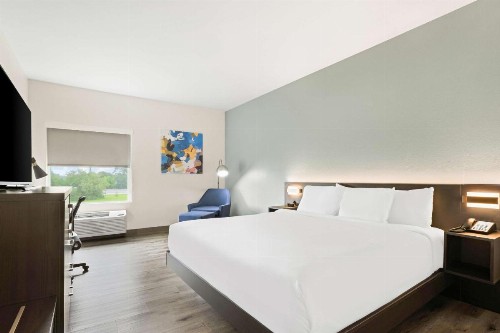 La Quinta by Wyndham Iowa - image 8