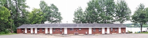 Lakeshore Motel - image 14