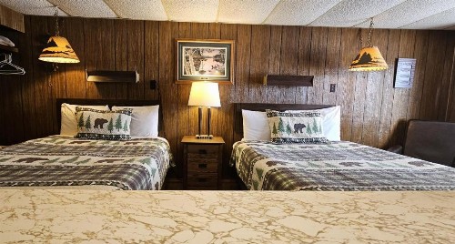 Lakeshore Motel - image 20
