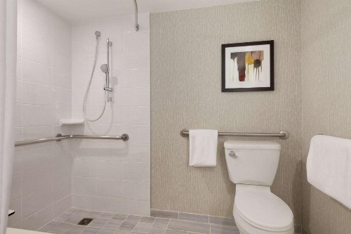 Embassy Suites Irvine - Orange County Airport - image 37