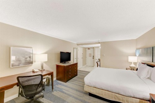 Hilton Irvine/Orange County Airport - image 24