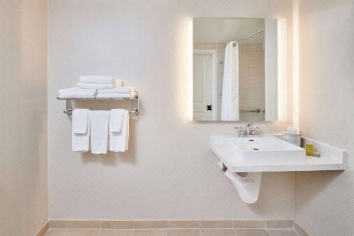 DoubleTree by Hilton Irvine Spectrum - image 26