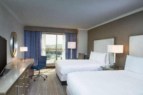 DoubleTree by Hilton Irvine Spectrum - image 3