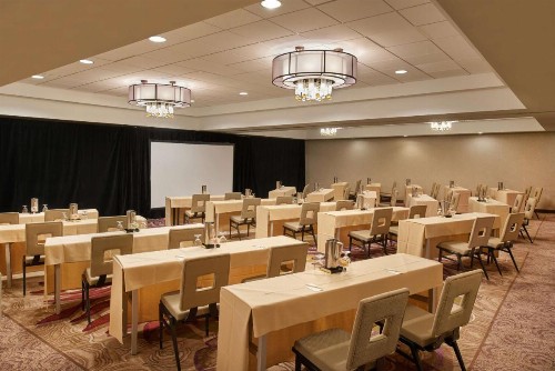DoubleTree by Hilton Irvine Spectrum - image 37
