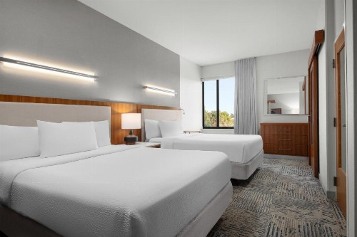 SpringHill Suites Irvine John Wayne Airport / Orange County - image 3
